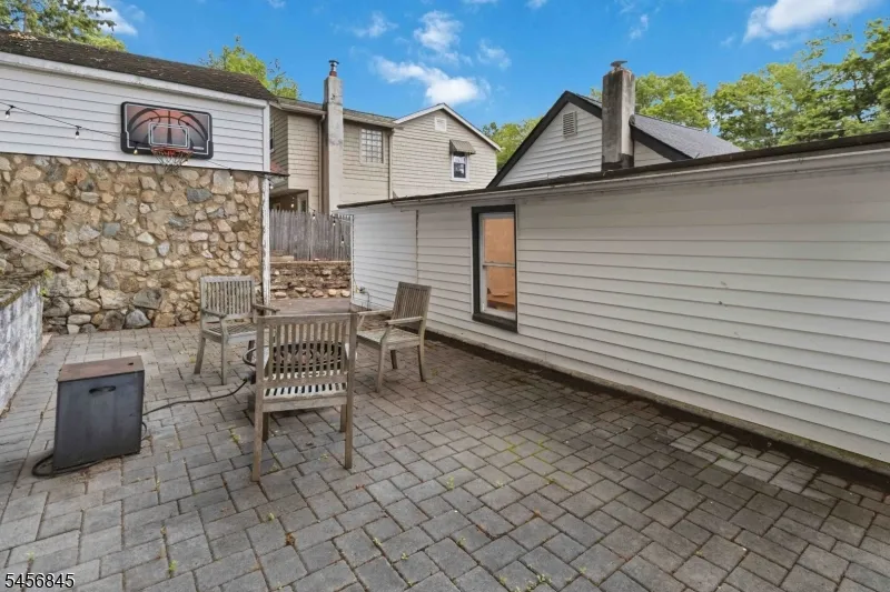 32 Schwarz Blvd Jefferson, NJ 07849