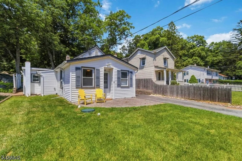 32 Schwarz Blvd Jefferson, NJ 07849