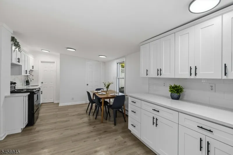 32 Schwarz Blvd Jefferson, NJ 07849