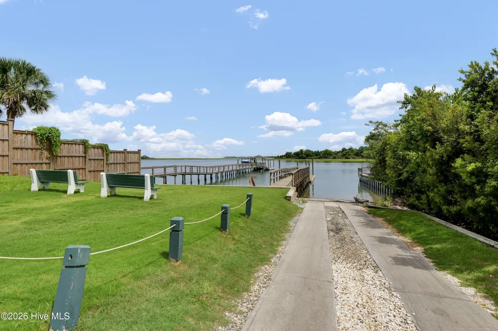901 Saltwood Lane Wilmington, NC 28411