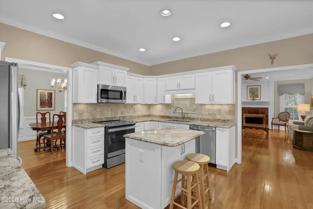901 Saltwood Lane Wilmington, NC 28411