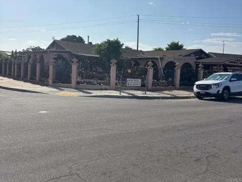 7447 Woodridge Way