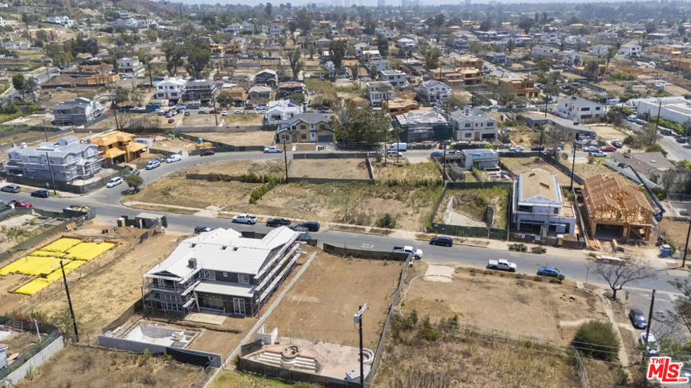 1115 Via De La Paz Los Angeles, CA 90272