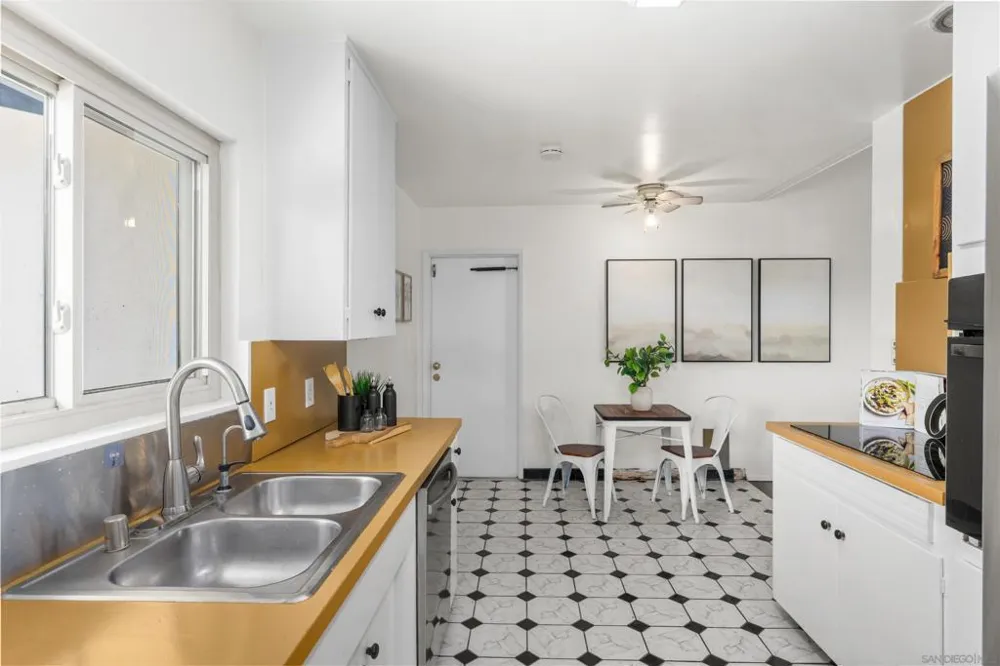 1711 Ridge View Dr. San Diego, CA 92105