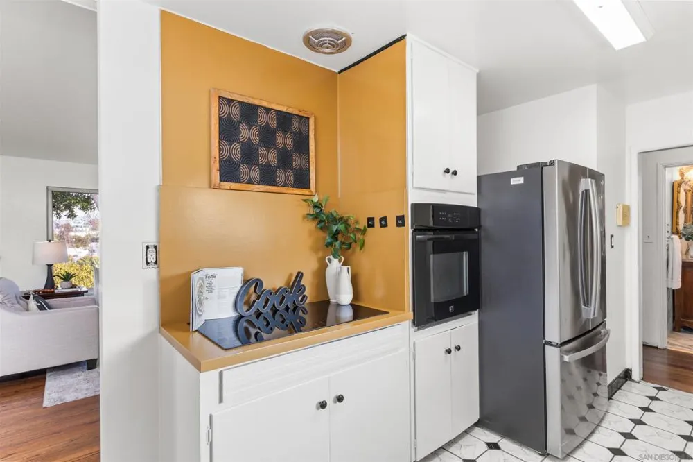 1711 Ridge View Dr. San Diego, CA 92105