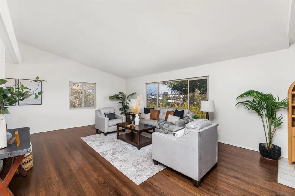 1711 Ridge View Dr. San Diego, CA 92105