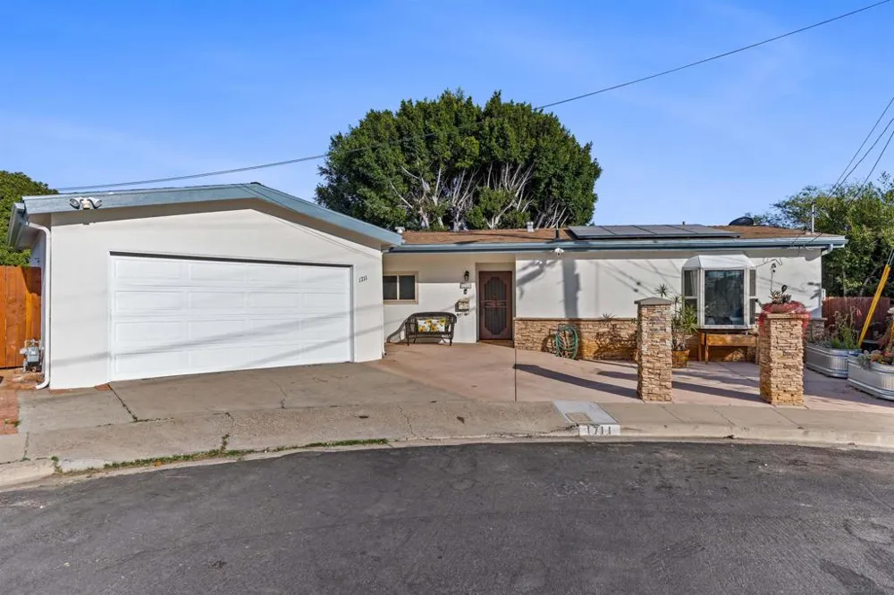 1711 Ridge View Dr. San Diego, CA 92105