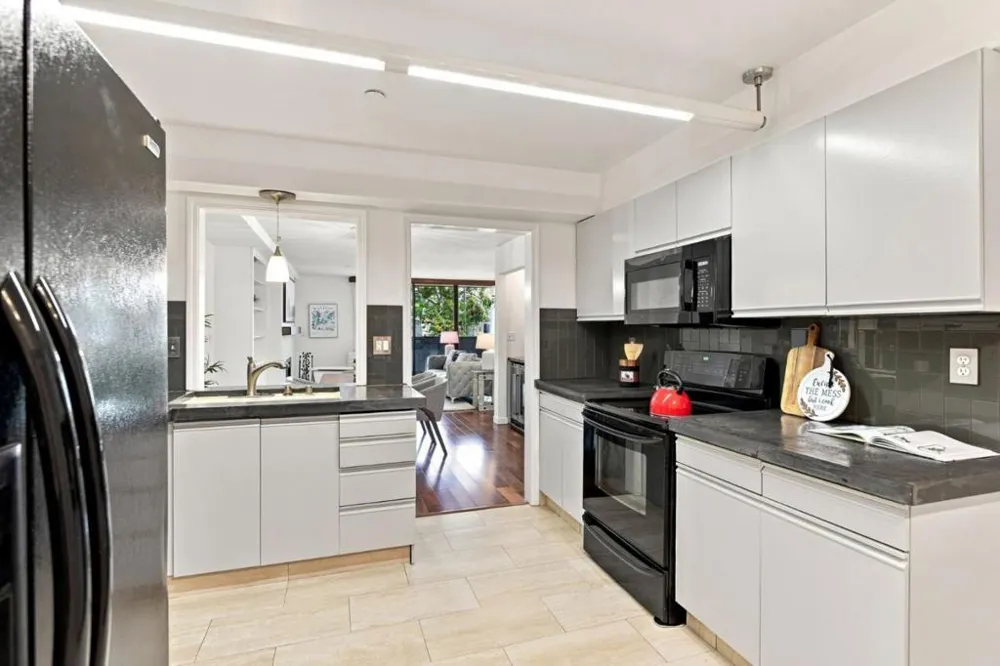 1500 Sherman Avenue #1A Burlingame, CA 94010