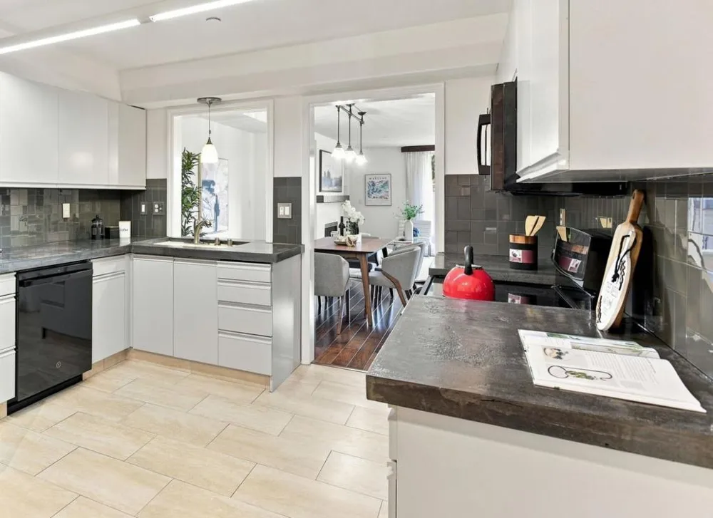 1500 Sherman Avenue #1A Burlingame, CA 94010