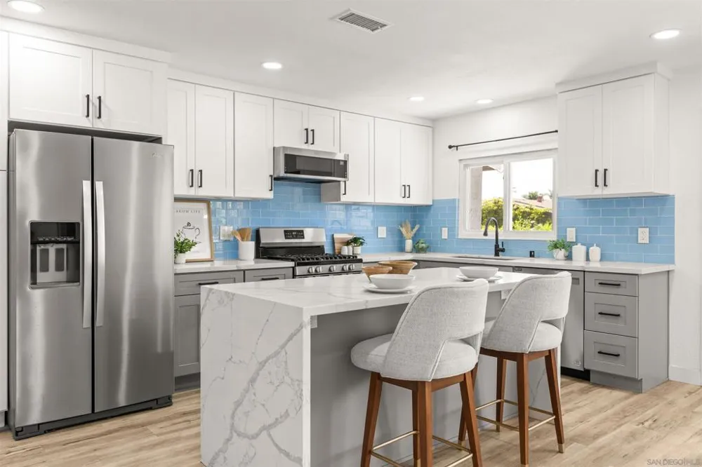 3825 Tiara St San Diego, CA 92111