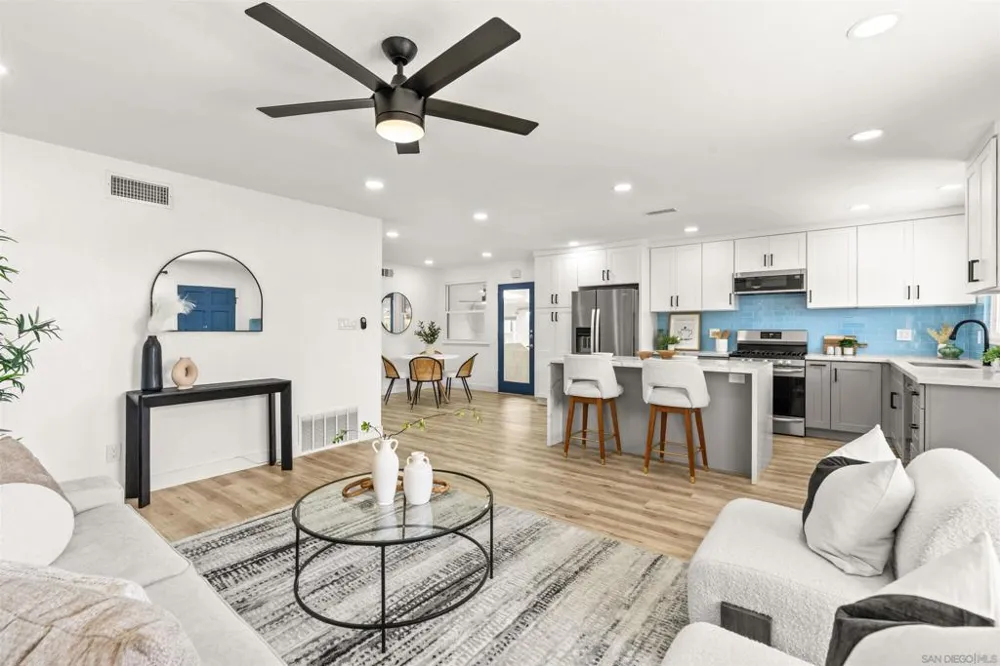 3825 Tiara St San Diego, CA 92111