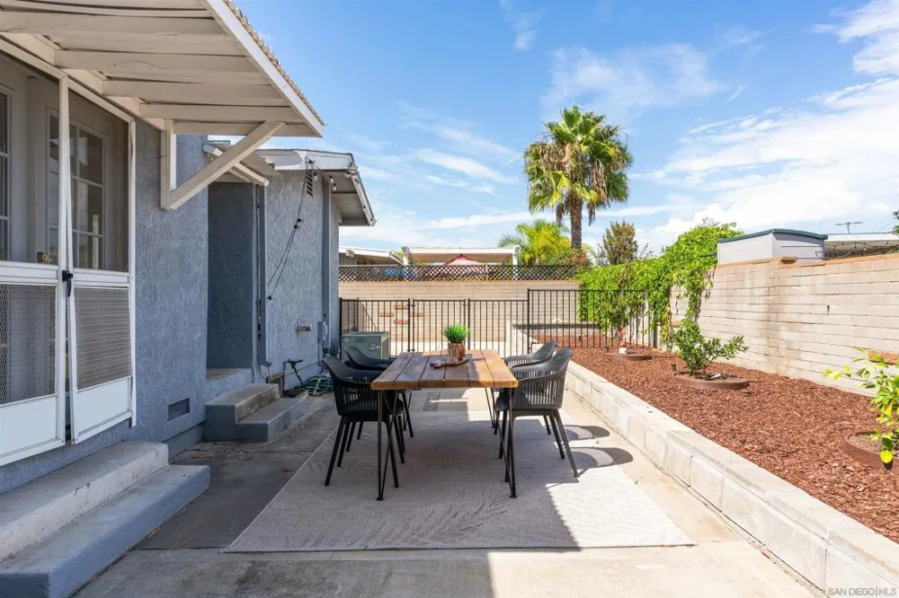 3825 Tiara St San Diego, CA 92111