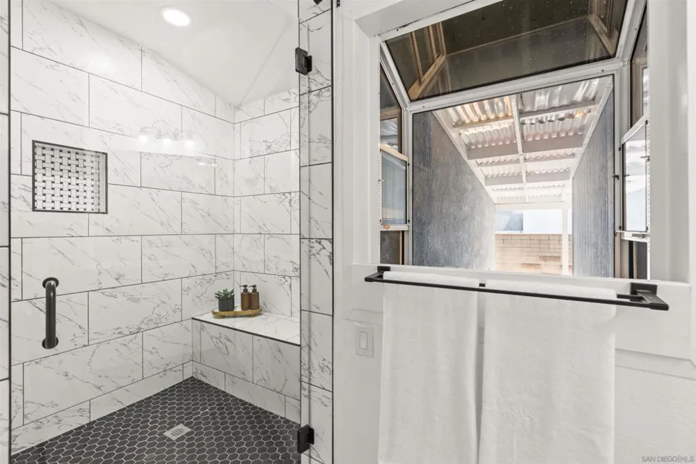 3825 Tiara St San Diego, CA 92111