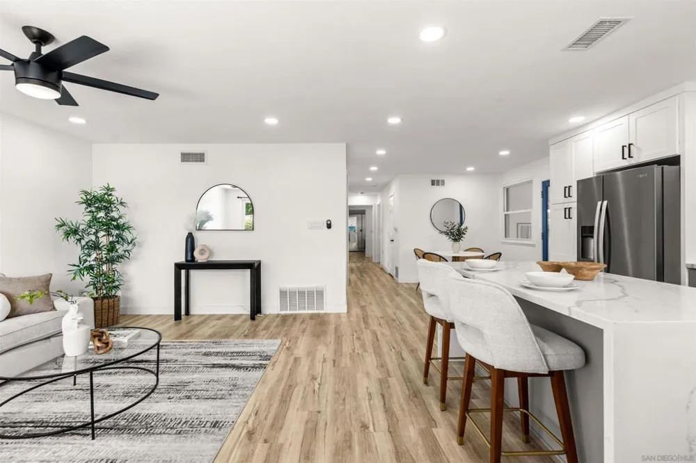 3825 Tiara St San Diego, CA 92111
