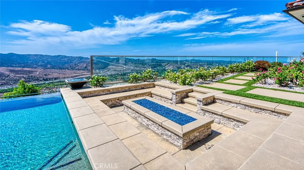 5585 Blue Ridge Yorba Linda, CA 92887