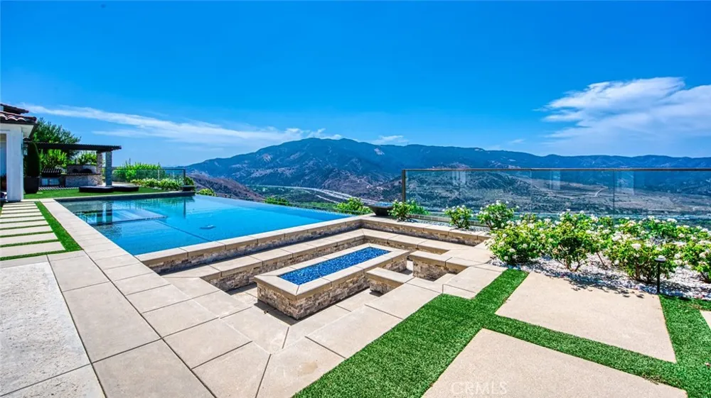 5585 Blue Ridge Yorba Linda, CA 92887