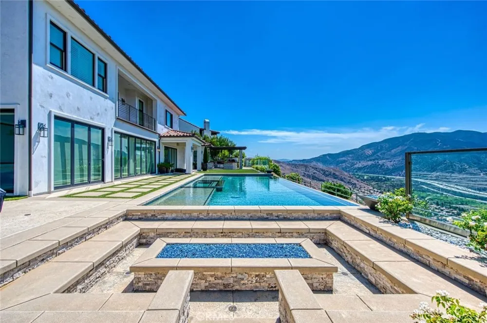 5585 Blue Ridge Yorba Linda, CA 92887