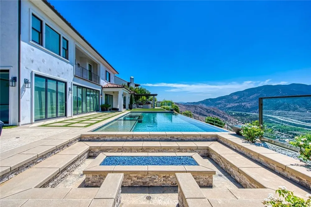 5585 Blue Ridge Yorba Linda, CA 92887