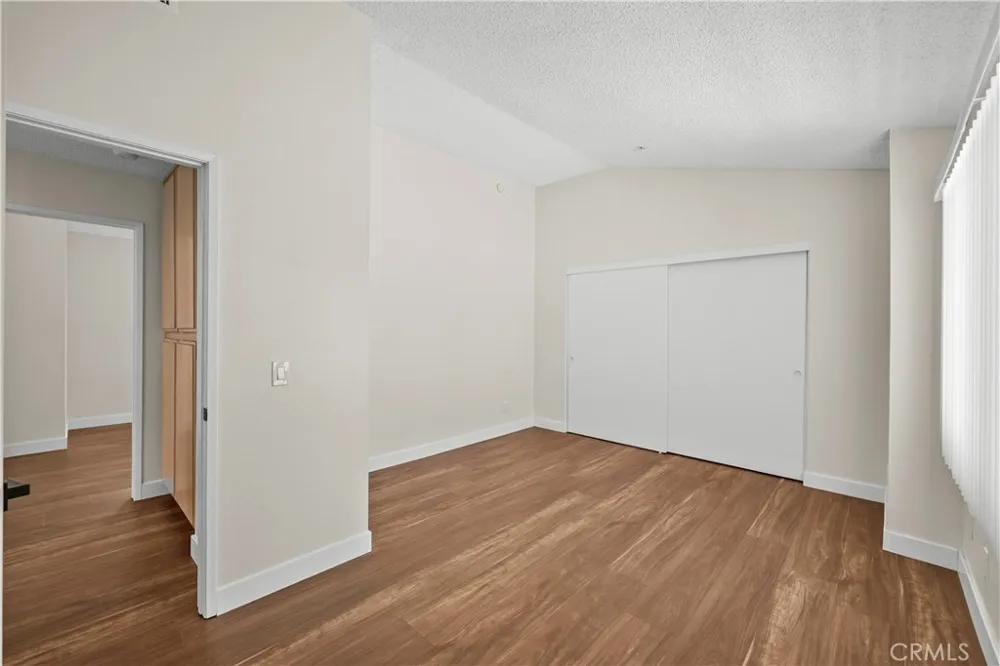 8800 Burnet Avenue #7 North Hills, CA 91343