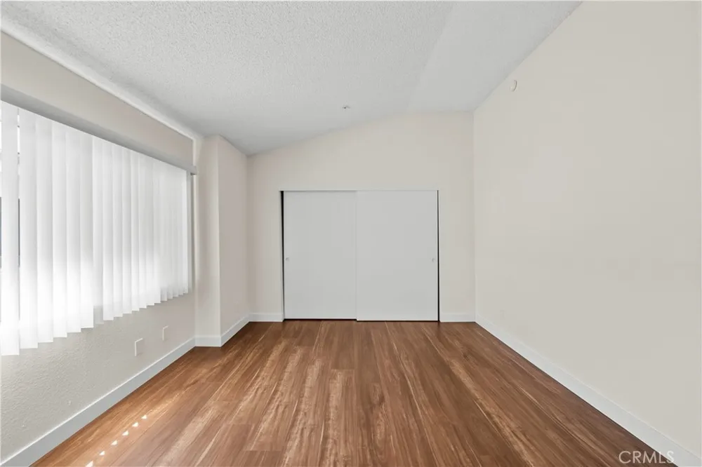 8800 Burnet Avenue #7 North Hills, CA 91343