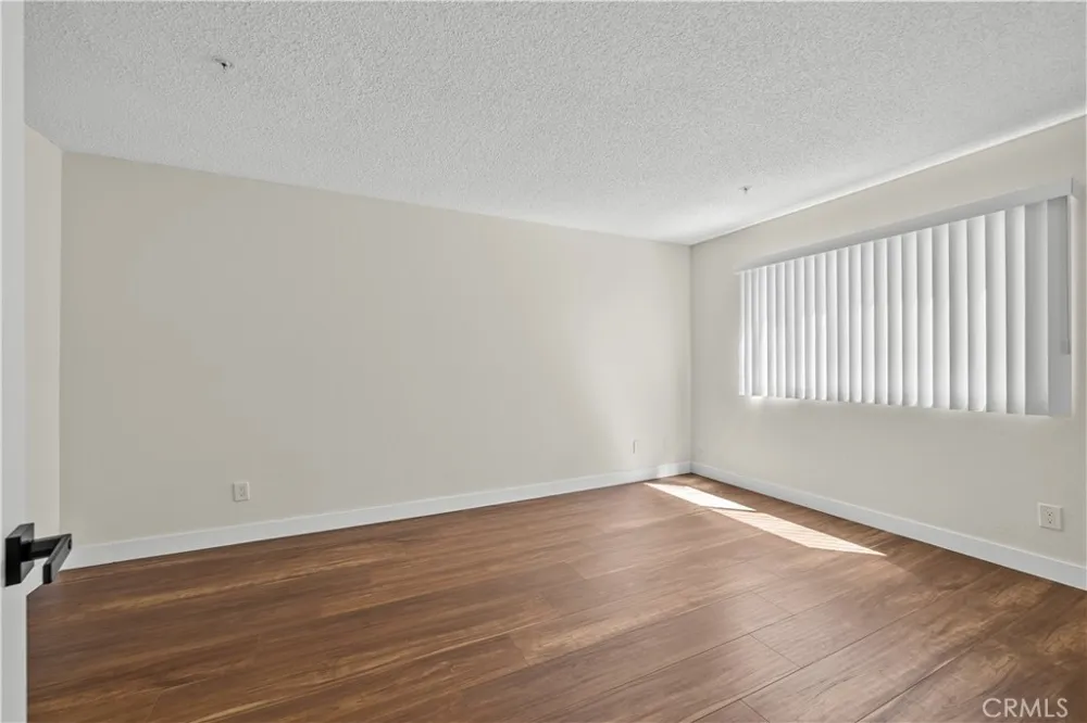 8800 Burnet Avenue #7 North Hills, CA 91343