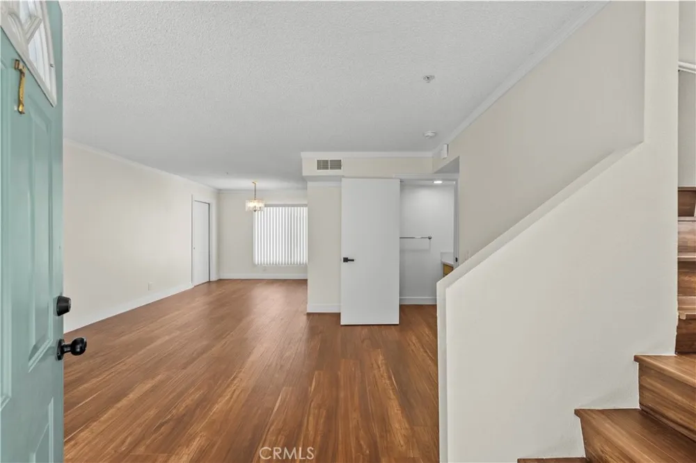 8800 Burnet Avenue #7 North Hills, CA 91343