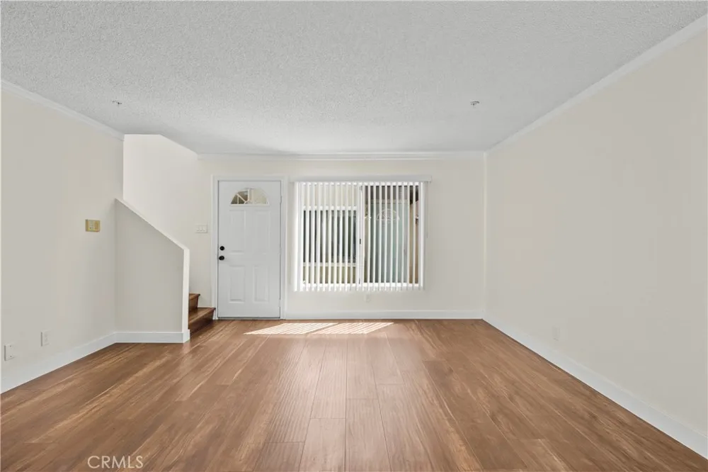 8800 Burnet Avenue #7 North Hills, CA 91343