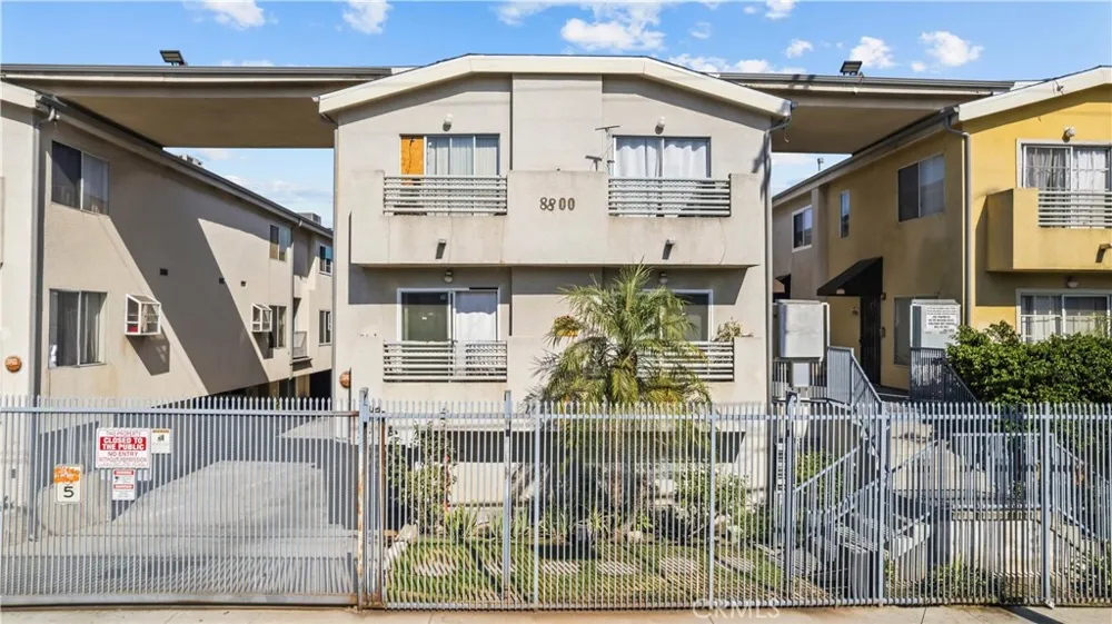 8800 Burnet Avenue #7 North Hills, CA 91343
