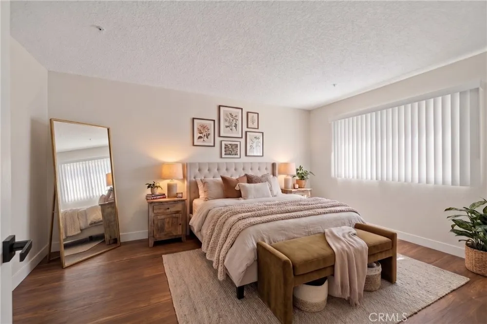 8800 Burnet Avenue #7 North Hills, CA 91343