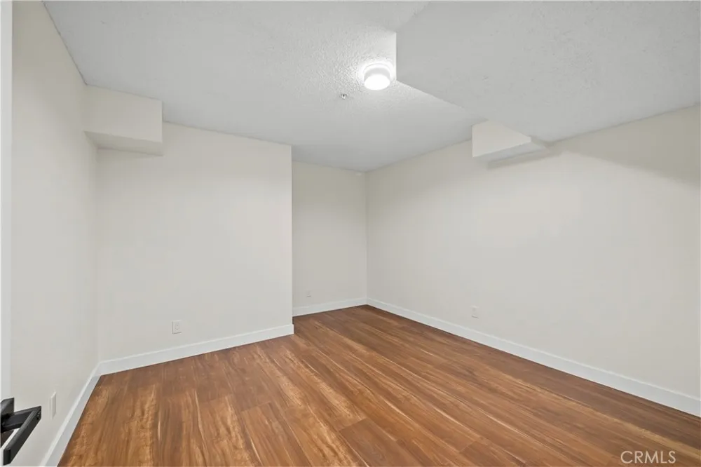 8800 Burnet Avenue #7 North Hills, CA 91343