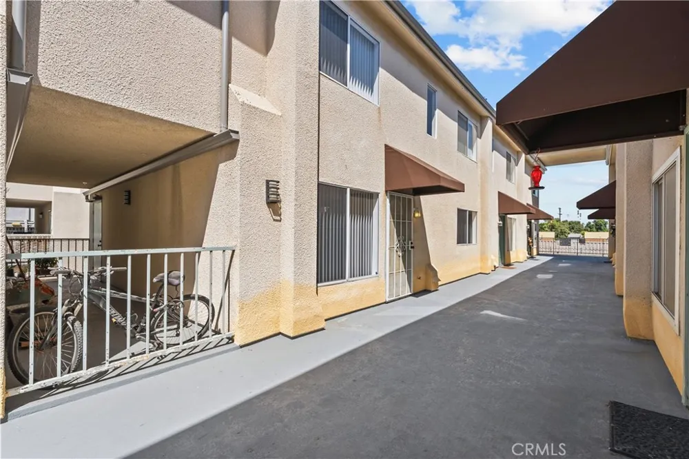 8800 Burnet Avenue #7 North Hills, CA 91343