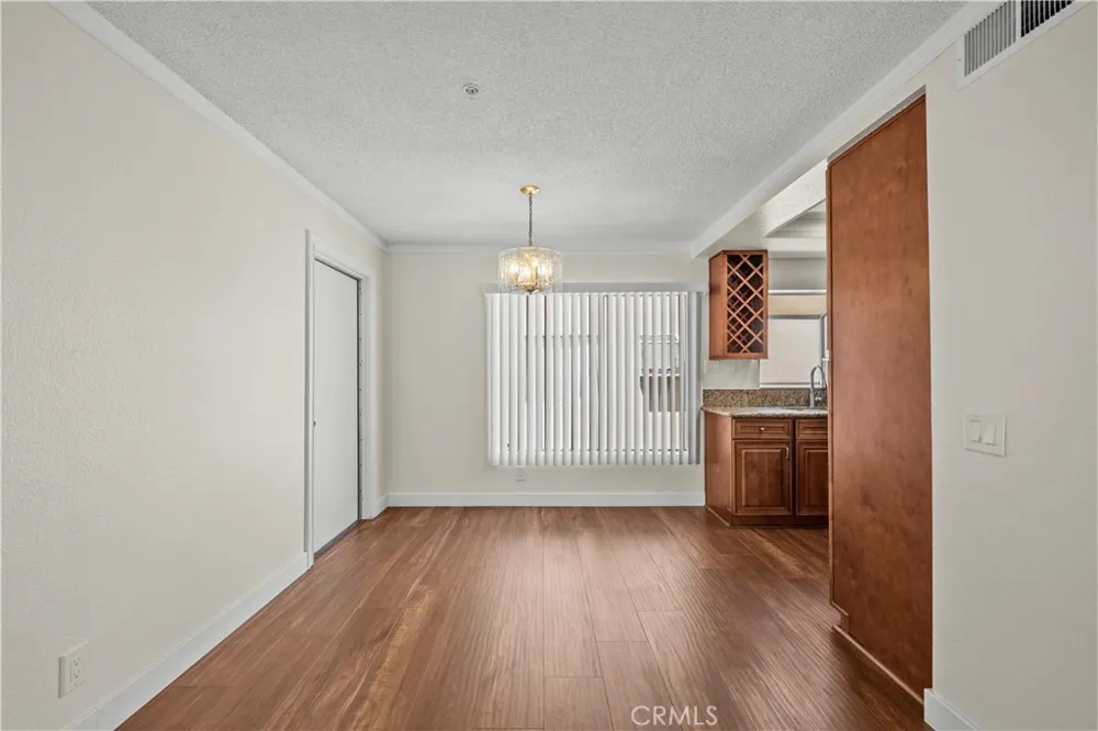 8800 Burnet Avenue #7 North Hills, CA 91343