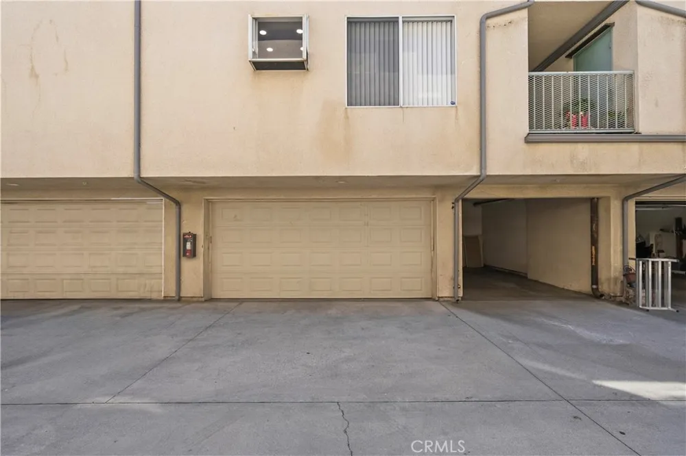 8800 Burnet Avenue #7 North Hills, CA 91343