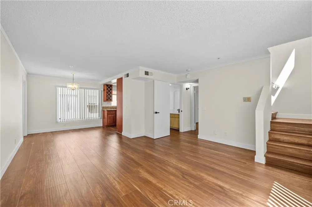 8800 Burnet Avenue #7 North Hills, CA 91343