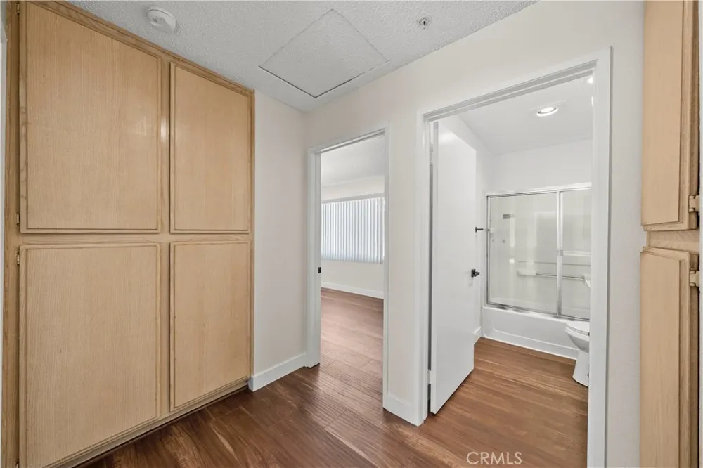8800 Burnet Avenue #7 North Hills, CA 91343