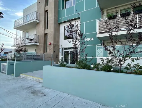 14934 Burbank Boulevard #304