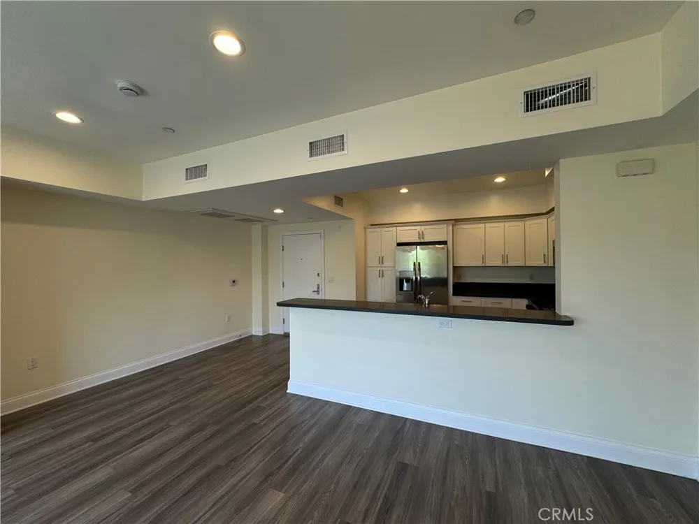 14934 Burbank Boulevard #304 Sherman Oaks, CA 91411
