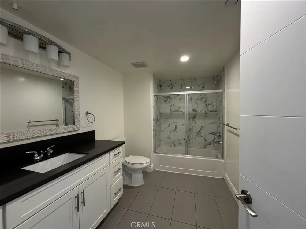 14934 Burbank Boulevard #304 Sherman Oaks, CA 91411