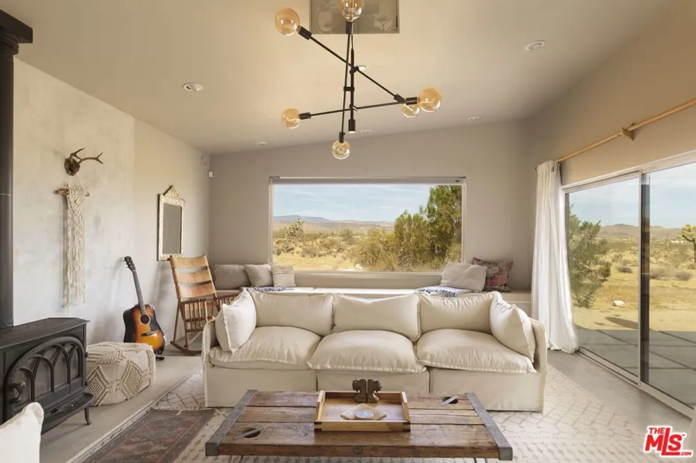 978 Hilton Avenue Yucca Valley, CA 92284