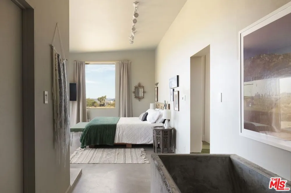 978 Hilton Avenue Yucca Valley, CA 92284