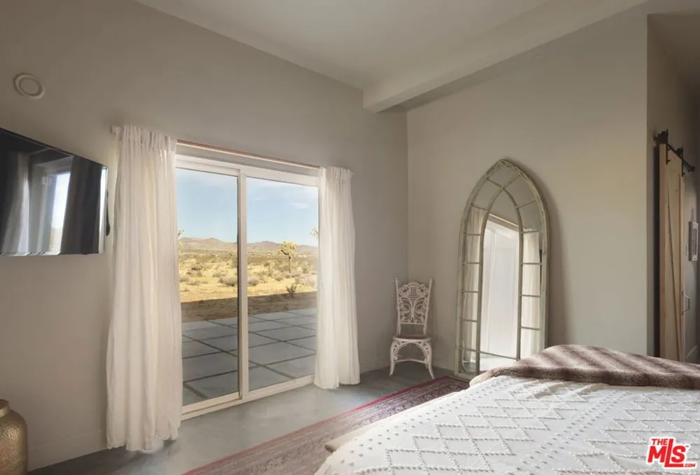 978 Hilton Avenue Yucca Valley, CA 92284