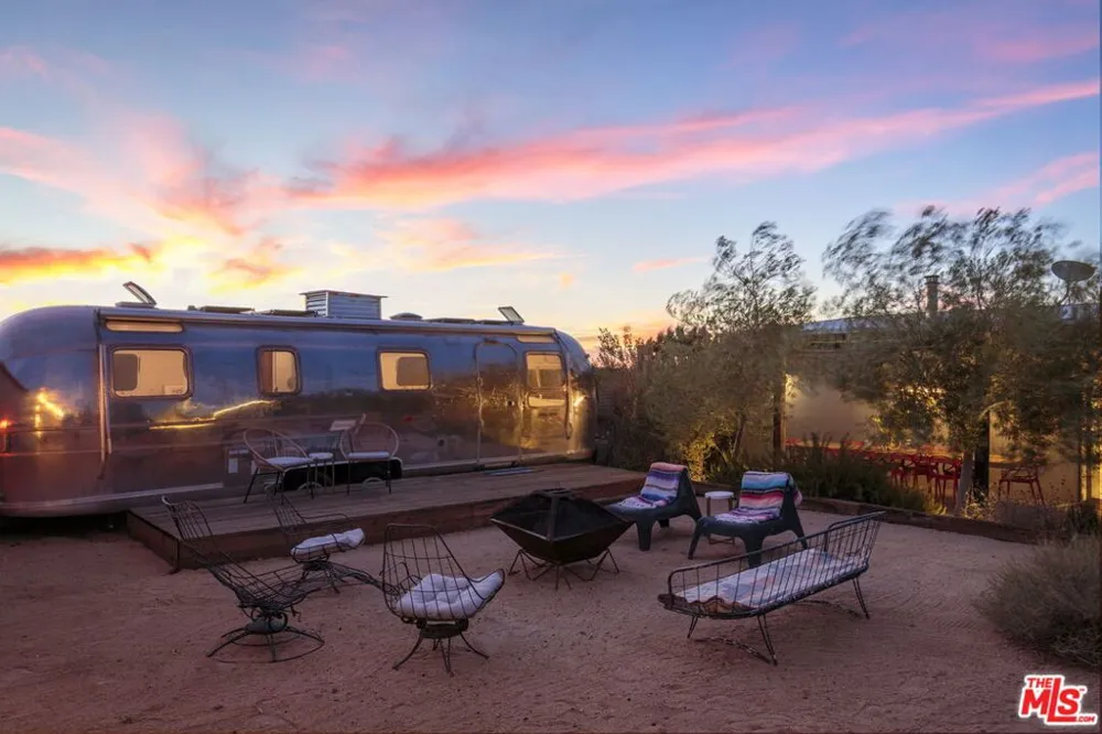978 Hilton Avenue Yucca Valley, CA 92284