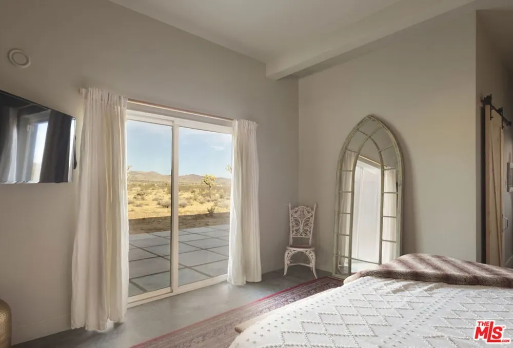 978 Hilton Avenue Yucca Valley, CA 92284