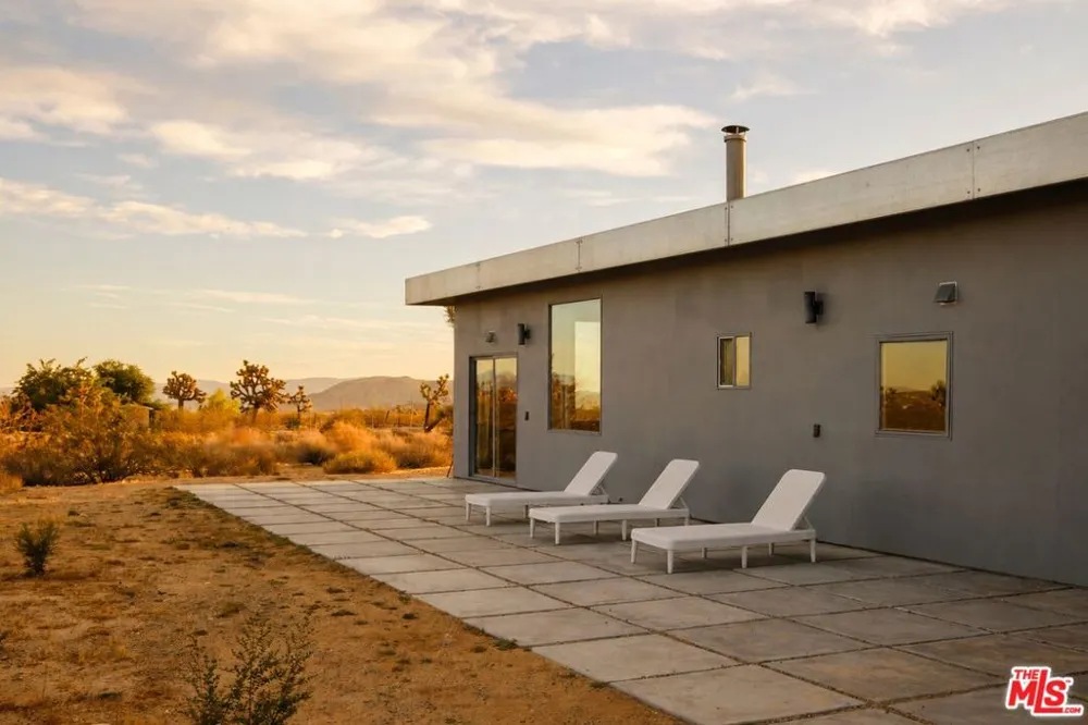 978 Hilton Avenue Yucca Valley, CA 92284