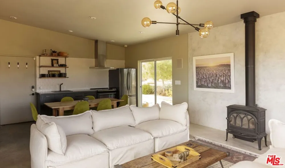 978 Hilton Avenue Yucca Valley, CA 92284