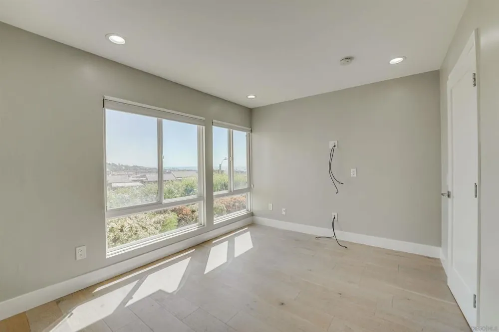 311 Shoemaker Solana Beach, CA 92075