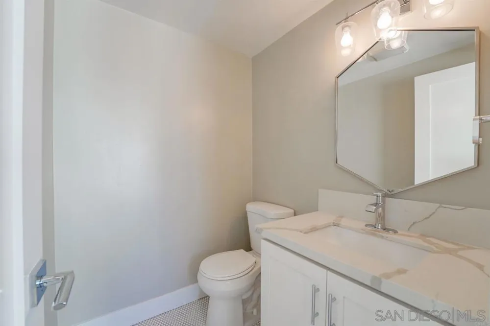 311 Shoemaker Solana Beach, CA 92075