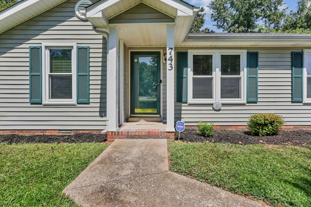 743 Spees Dr Clarksville, TN 37042