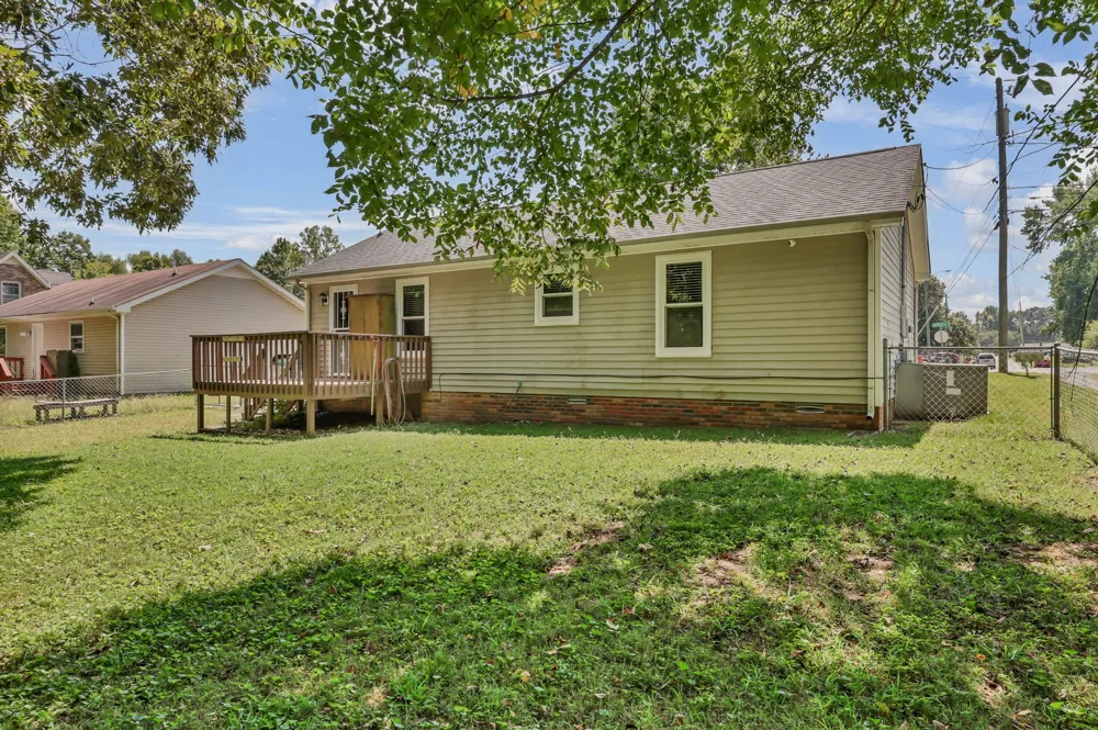 743 Spees Dr Clarksville, TN 37042