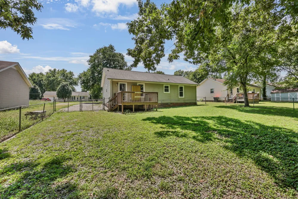 743 Spees Dr Clarksville, TN 37042